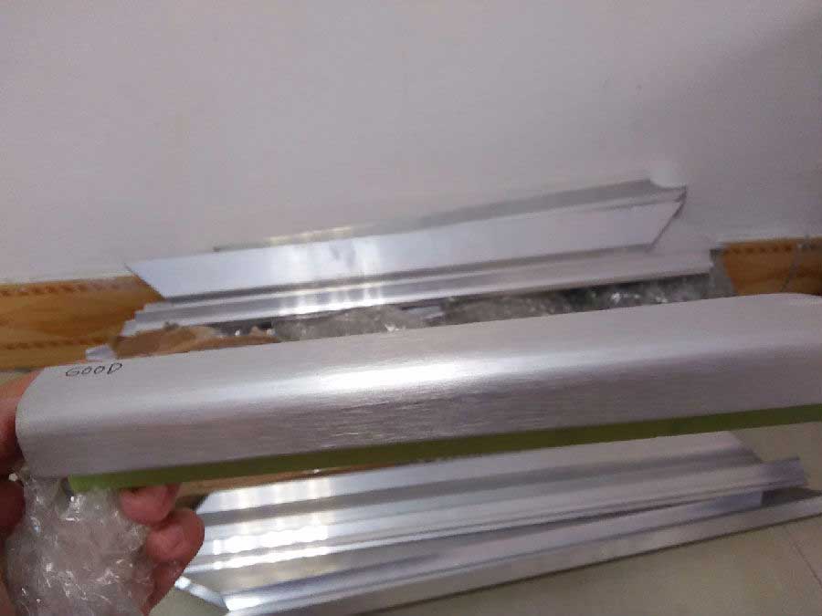 鋁型材自動(dòng)拋光機